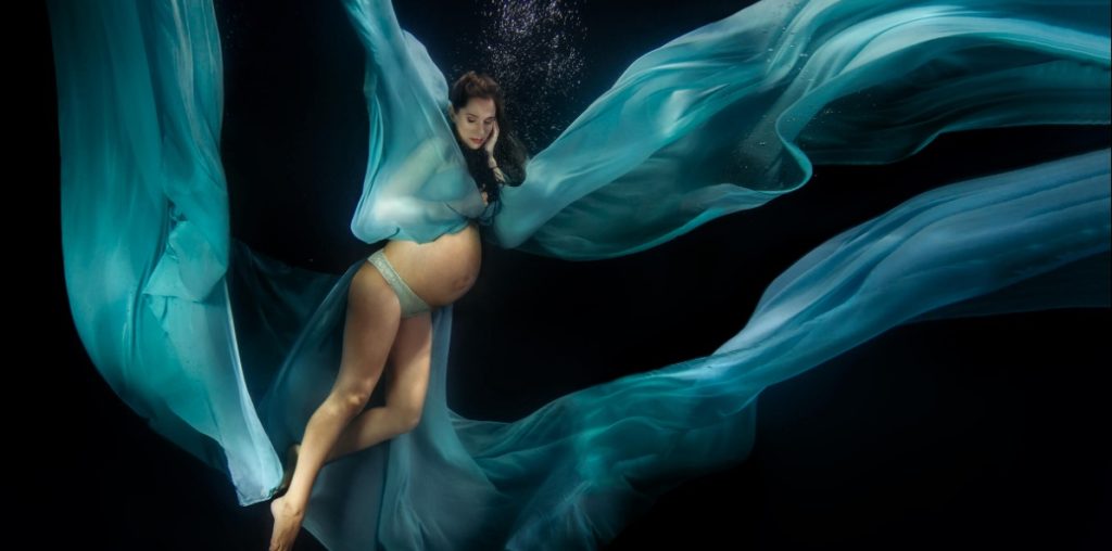 october-november monthly photo theme, rebirth, ilse moore, underwater maternity photo, fine art