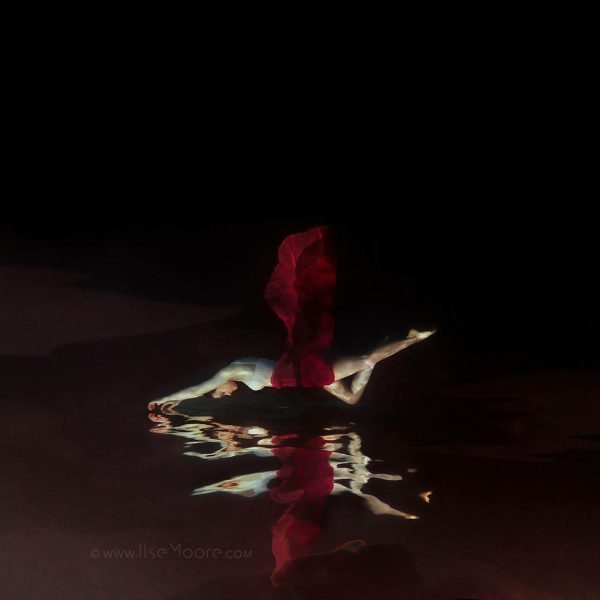 Scarlet SkiesModel- @elsableda I dream of the deep, of scarlet skies and pearls.....#underwater